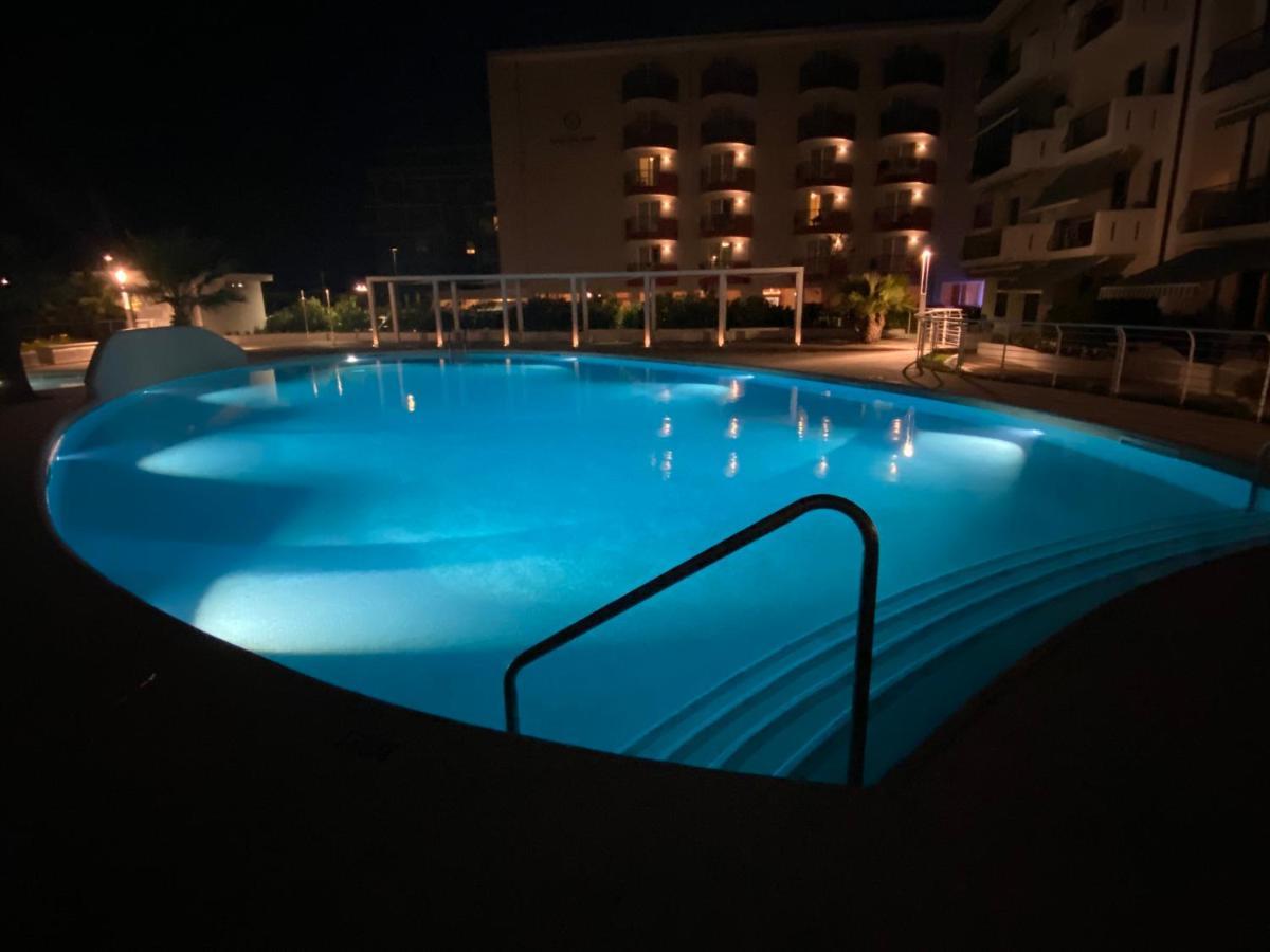Residence El Palmar Fronte Mare, Fronte Spiaggia Lido di Jesolo Exterior foto